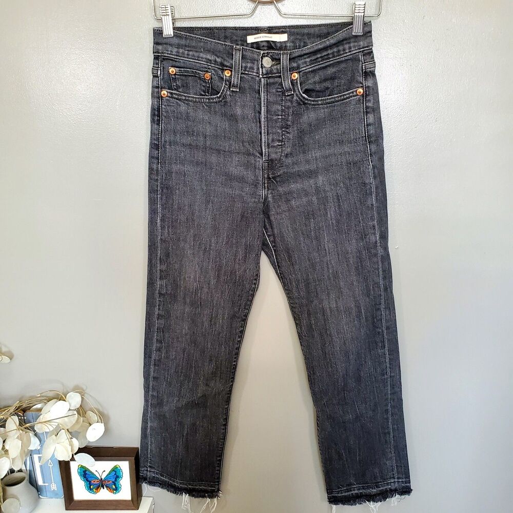 Levi's Wedgie Straight Crop Jeans Womens Size 27 Black Button Fly Fray Hem